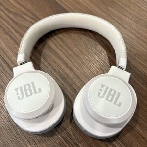 JBL LIVE 770NC White Over-Ear Headphones 🎧